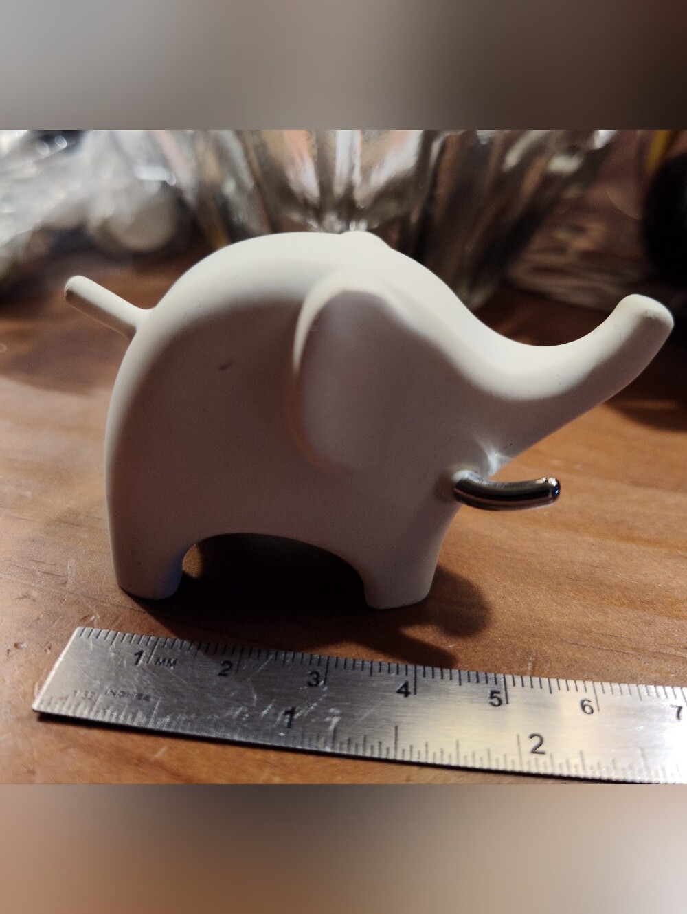 Rare White Elephant Ring Holder Umbra Sung Wook Park MOD